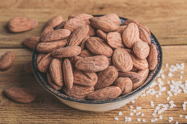 שקדים 180 גר'